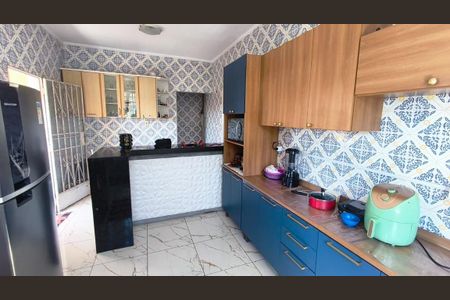 Casa à venda com 100m², 3 quartos e 1 vaga Casa à venda com 100m², 3 quartos e 1 vagaCozinha