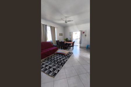 Casa à venda com 100m², 3 quartos e 1 vaga Casa à venda com 100m², 3 quartos e 1 vagaSala