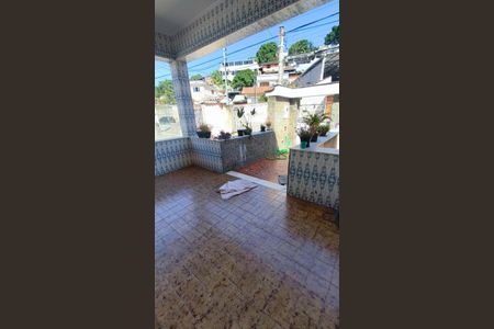 Casa à venda com 100m², 3 quartos e 1 vaga Casa à venda com 100m², 3 quartos e 1 vagaVaranda