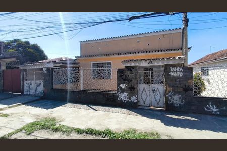 Casa à venda com 100m², 3 quartos e 1 vaga Casa à venda com 100m², 3 quartos e 1 vagaFachada