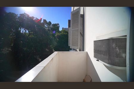 Apartamento à venda com 99m², 3 quartos e sem vaga Apartamento à venda com 99m², 3 quartos e sem vagaVaranda
