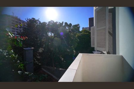 Apartamento à venda com 99m², 3 quartos e sem vaga Apartamento à venda com 99m², 3 quartos e sem vagaVaranda
