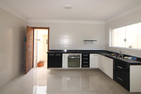Casa à venda com 176m², 3 quartos e 2 vagasCozinha