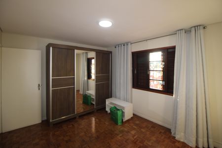 Casa à venda com 176m², 3 quartos e 2 vagasQuarto 3
