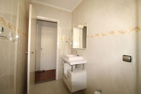 Casa à venda com 176m², 3 quartos e 2 vagasBanheiro 2