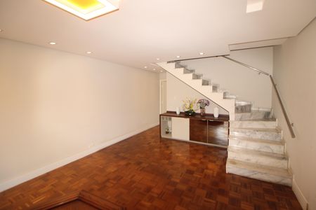 Casa à venda com 176m², 3 quartos e 2 vagasSala