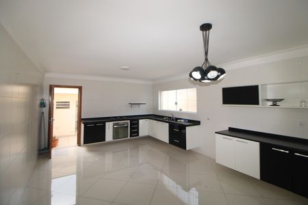 Casa à venda com 176m², 3 quartos e 2 vagasCozinha