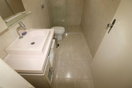 Casa à venda com 176m², 3 quartos e 2 vagasBanheiro 2