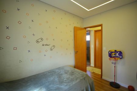 Apartamento à venda com 77m², 3 quartos e 2 vagasQuarto 2 
