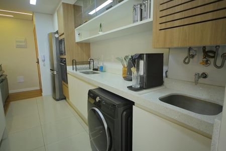 Apartamento à venda com 77m², 3 quartos e 2 vagasÁrea serviço/Cozinha  - Living 