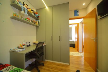 Apartamento à venda com 77m², 3 quartos e 2 vagasQuarto 3 