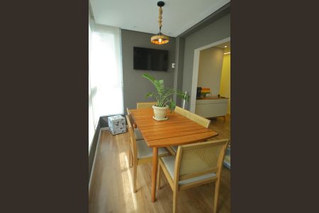 Apartamento à venda com 77m², 3 quartos e 2 vagasVaranda - Living 