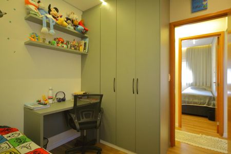 Apartamento à venda com 77m², 3 quartos e 2 vagasQuarto 3 