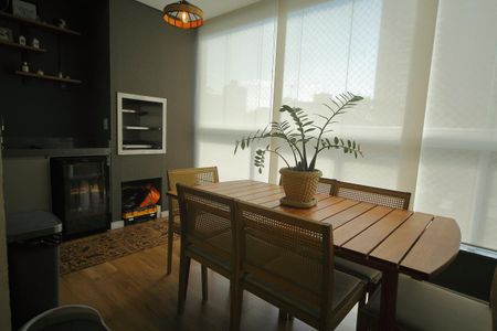 Apartamento à venda com 77m², 3 quartos e 2 vagasVaranda - Living 