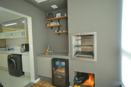 Apartamento à venda com 77m², 3 quartos e 2 vagasVaranda - Living 