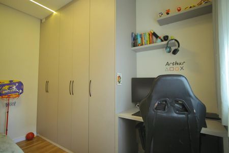 Apartamento à venda com 77m², 3 quartos e 2 vagasQuarto 2 