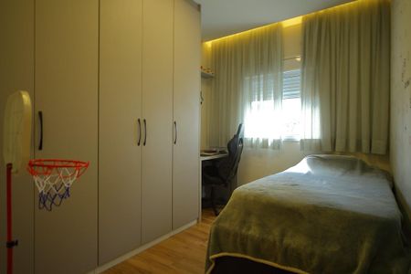 Apartamento à venda com 77m², 3 quartos e 2 vagasQuarto 2 