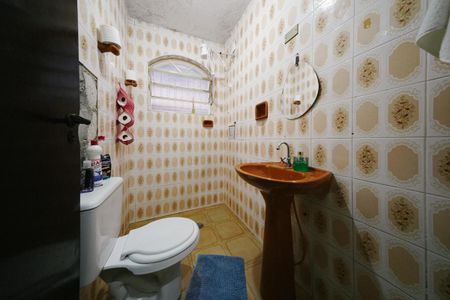 Casa à venda com 126m², 3 quartos e 2 vagas Casa à venda com 126m², 3 quartos e 2 vagasBanheiro Social