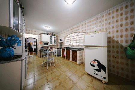 Casa à venda com 126m², 3 quartos e 2 vagas Casa à venda com 126m², 3 quartos e 2 vagasCozinha