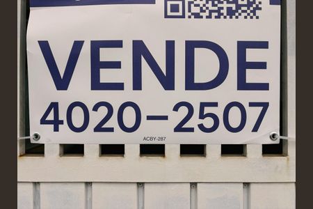 Casa à venda com 126m², 3 quartos e 2 vagas Casa à venda com 126m², 3 quartos e 2 vagasPlaquinha