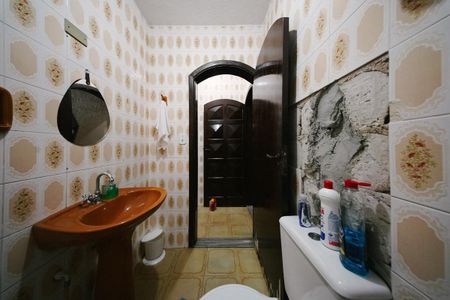 Casa à venda com 126m², 3 quartos e 2 vagas Casa à venda com 126m², 3 quartos e 2 vagasBanheiro Social