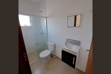 Casa de condomínio para alugar com 84m², 2 quartos e 2 vagasBanheiro