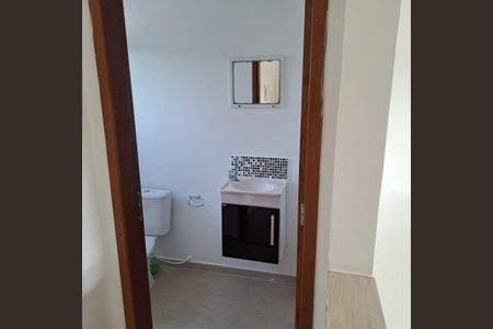 Casa de condomínio para alugar com 84m², 2 quartos e 2 vagasBanheiro