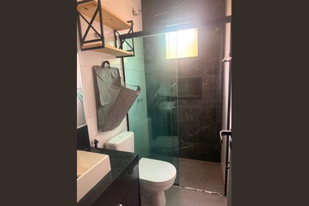 Casa de condomínio para alugar com 130m², 3 quartos e 2 vagas Casa de condomínio para alugar com 130m², 3 quartos e 2 vagasBanheiro