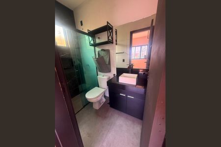 Casa de condomínio para alugar com 130m², 3 quartos e 2 vagas Casa de condomínio para alugar com 130m², 3 quartos e 2 vagasBanheiro