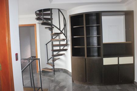 Casa para alugar com 247m², 5 quartos e 2 vagasCorredor