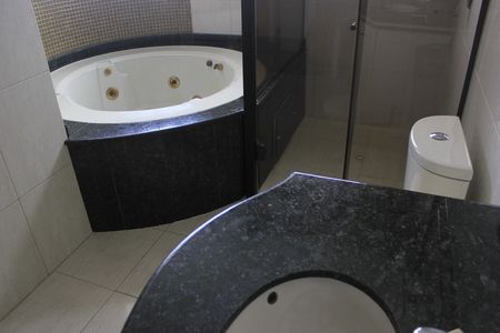 Casa para alugar com 247m², 5 quartos e 2 vagasBanheiro da Suíte