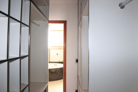 Casa para alugar com 247m², 5 quartos e 2 vagasCloset da Suíte
