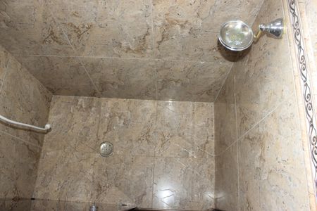 Casa para alugar com 247m², 5 quartos e 2 vagasBanheiro social