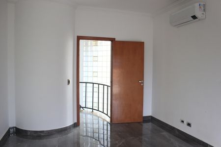 Casa para alugar com 247m², 5 quartos e 2 vagasSuíte