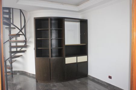 Casa para alugar com 247m², 5 quartos e 2 vagasCorredor