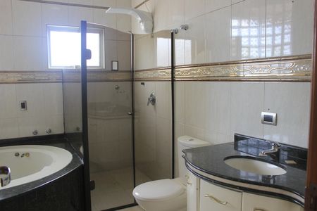 Casa para alugar com 247m², 5 quartos e 2 vagasBanheiro da Suíte