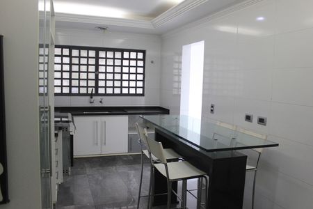 Casa para alugar com 247m², 5 quartos e 2 vagasCozinha