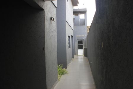 Casa para alugar com 247m², 5 quartos e 2 vagasQuintal