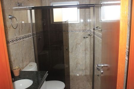 Casa para alugar com 247m², 5 quartos e 2 vagasBanheiro social