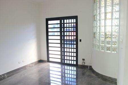 Casa para alugar com 247m², 5 quartos e 2 vagasSuíte