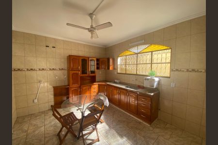 Casa para alugar com 390m², 3 quartos e 3 vagasCozinha