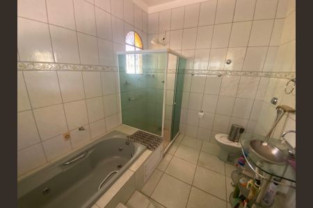 Casa para alugar com 390m², 3 quartos e 3 vagasBanheiro