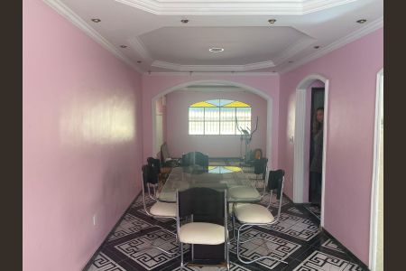 Casa para alugar com 390m², 3 quartos e 3 vagasSala