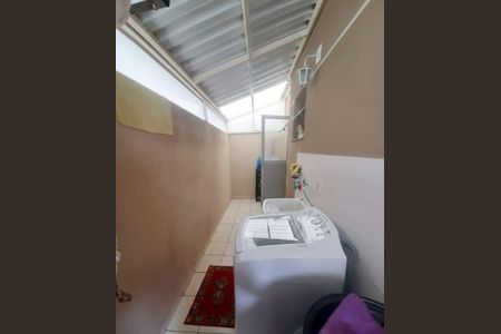 Apartamento à venda com 67m², 2 quartos e 1 vagaÁrea de Serviço
