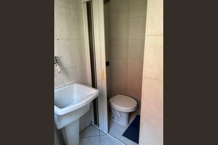 Apartamento à venda com 48m², 1 quarto e sem vaga Apartamento à venda com 48m², 1 quarto e sem vagaBanheiro de Serviço