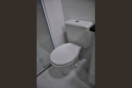 Apartamento à venda com 74m², 3 quartos e 2 vagas Apartamento à venda com 74m², 3 quartos e 2 vagasDetalhe - Banheiro Social