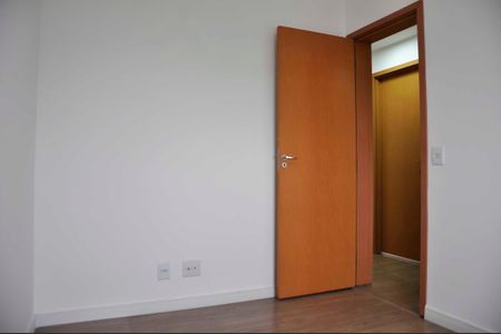 Apartamento à venda com 74m², 3 quartos e 2 vagas Apartamento à venda com 74m², 3 quartos e 2 vagasDetalhe - Quarto 02