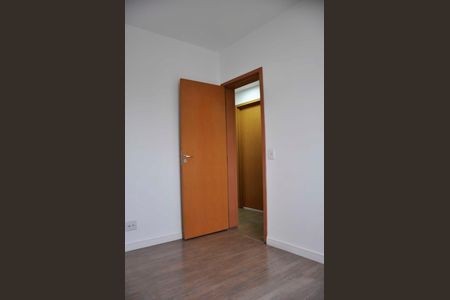 Apartamento à venda com 74m², 3 quartos e 2 vagas Apartamento à venda com 74m², 3 quartos e 2 vagasDetalhe - Quarto 02