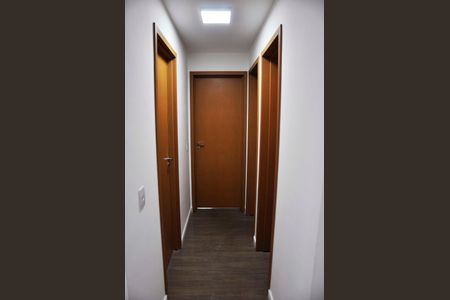Apartamento à venda com 74m², 3 quartos e 2 vagas Apartamento à venda com 74m², 3 quartos e 2 vagasDetalhe - Corredor Quartos