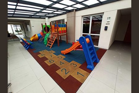 Apartamento à venda com 74m², 3 quartos e 2 vagas Apartamento à venda com 74m², 3 quartos e 2 vagasPlayground